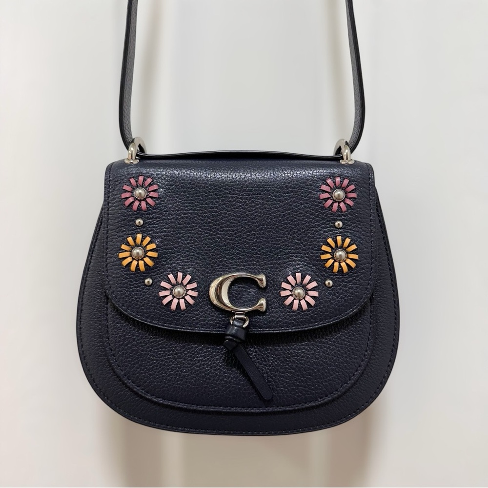 Coach Remi Saddle Bag Midnight Pebble Leather Daisy Appliqué